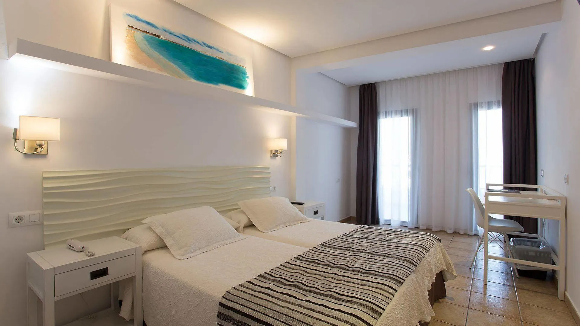 Hotel Bahia 라세비나